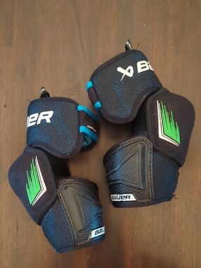Jr. Small Bauer Kids Hockey Elbow Pads